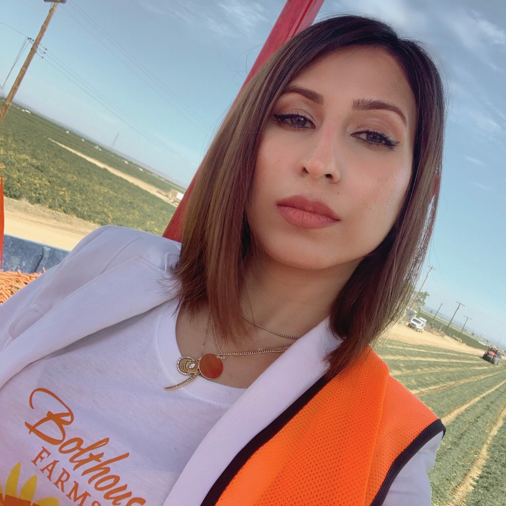 You Need This Sustainable Anti-Aging Face Oil In Your Skincare Regimen