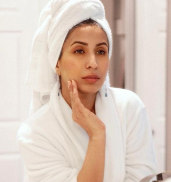 Take Notes: Here’s How To Cleanse Your Face